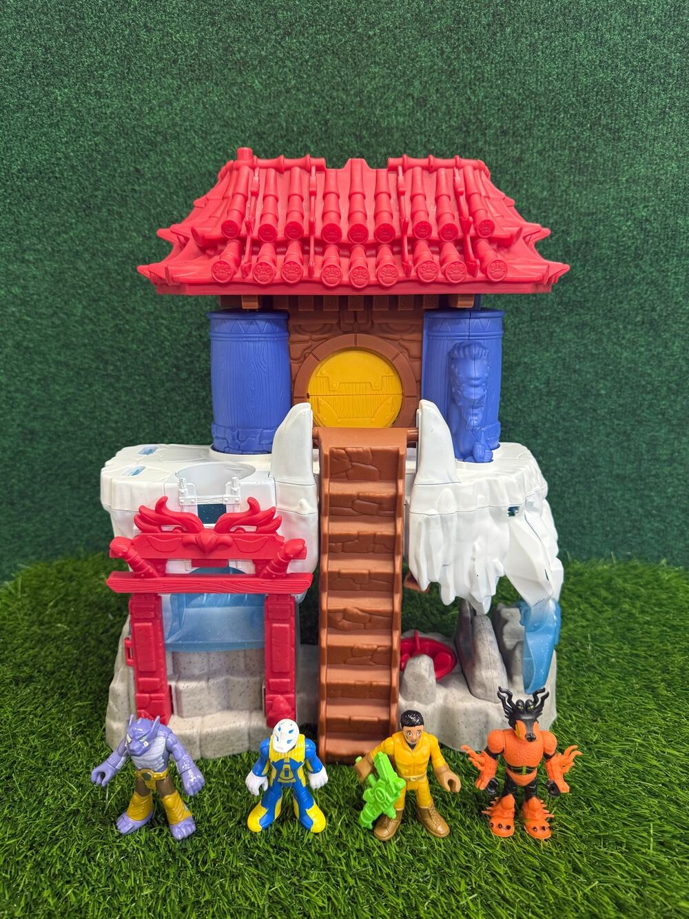 Fisher Price Imaginext Yeti Bigfoot Mountain Climber Castle 2017 w/ Figures